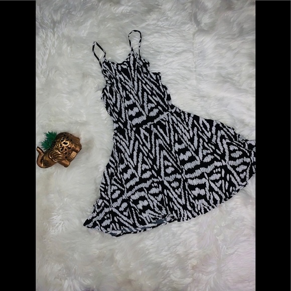 Aeropostale Beautiful pattern racerback sundress - Picture 4 of 11